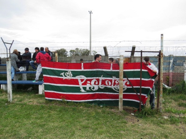 Colón goleó a Nacional Universitario.