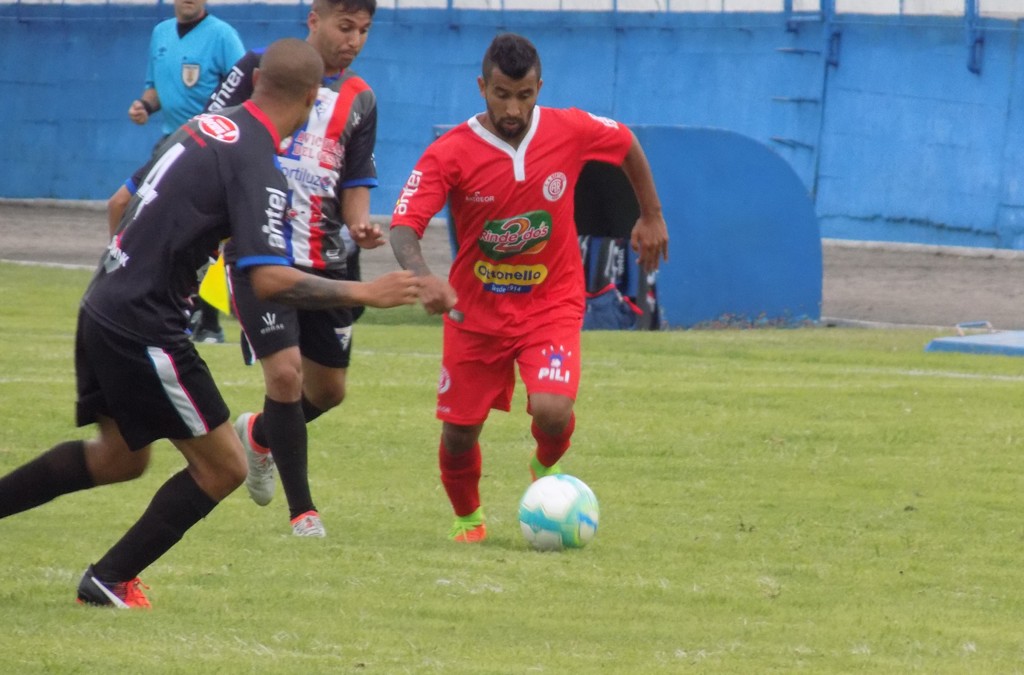 Central Español: Empate con Boston River y varias contrataciones…