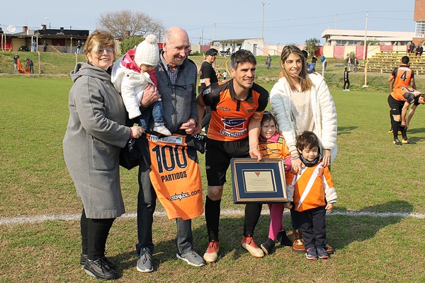 Fabián Yantorno fue homenajeado en su partido No.100