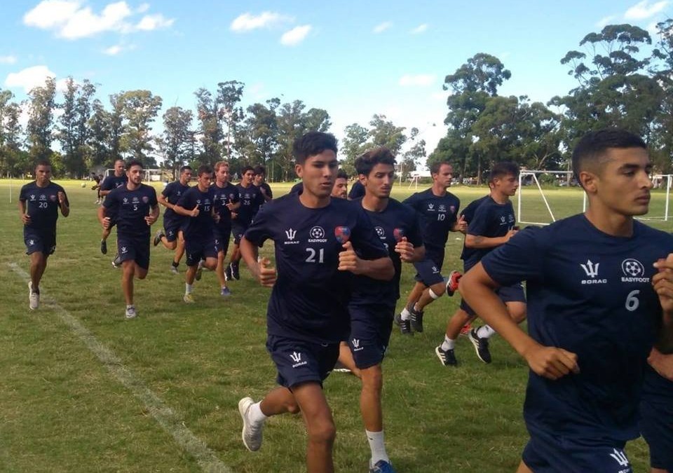 Comenzó a entrenar el “decano” con novedades.