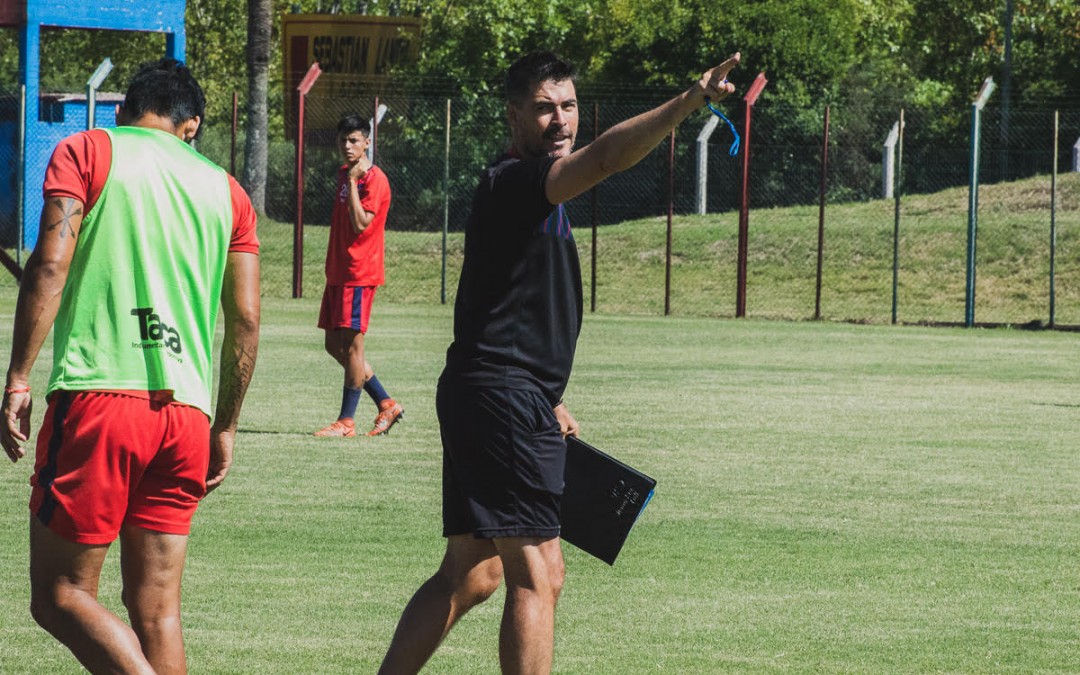 Dialogamos con Damián Castellanos entrenador del C.A. Atenas