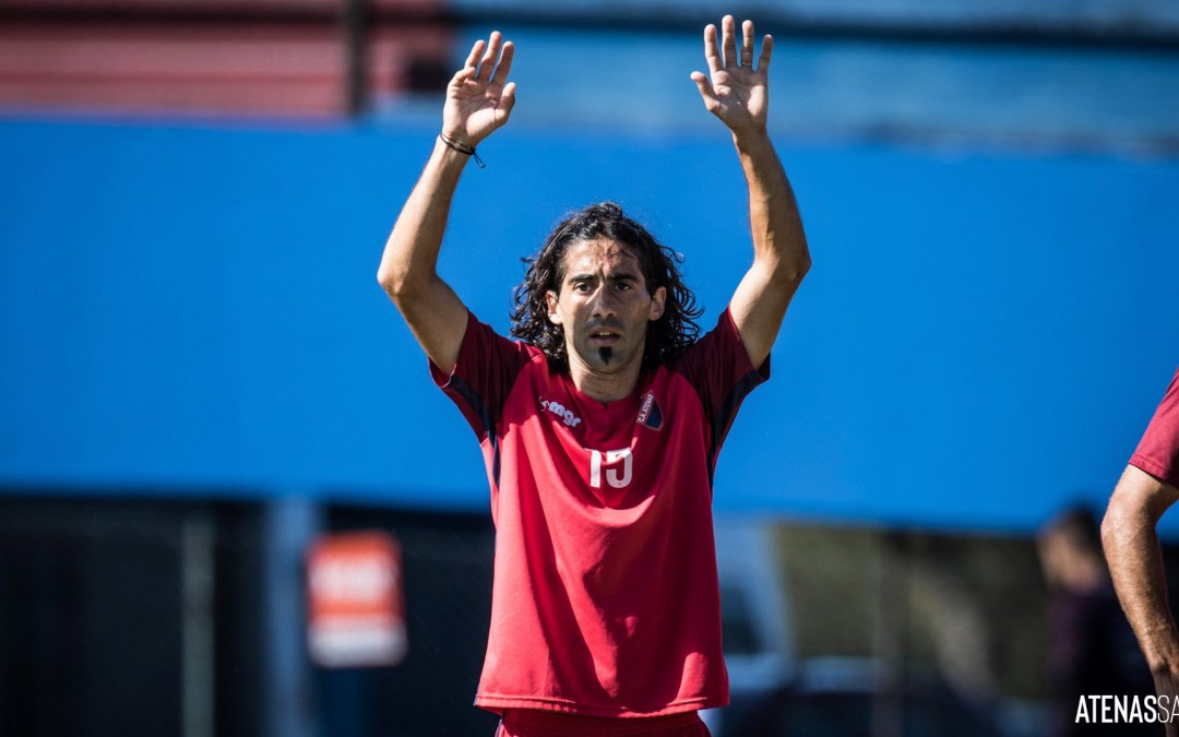 Atenas recibió a Fénix en un nuevo encuentro de entrenamiento