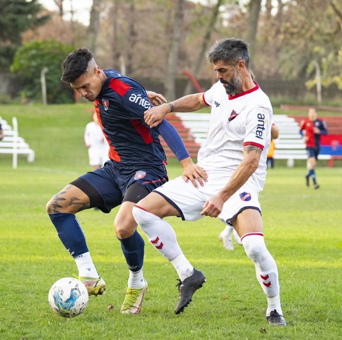 Albion F.C. 0 Atenas 1