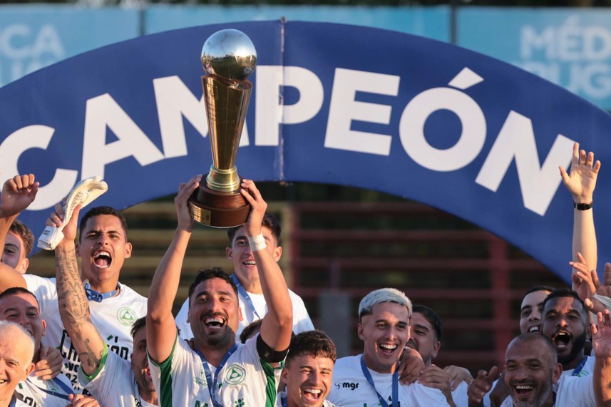 Plaza Colonia se proclamó Campeón de la Segunda División 2024